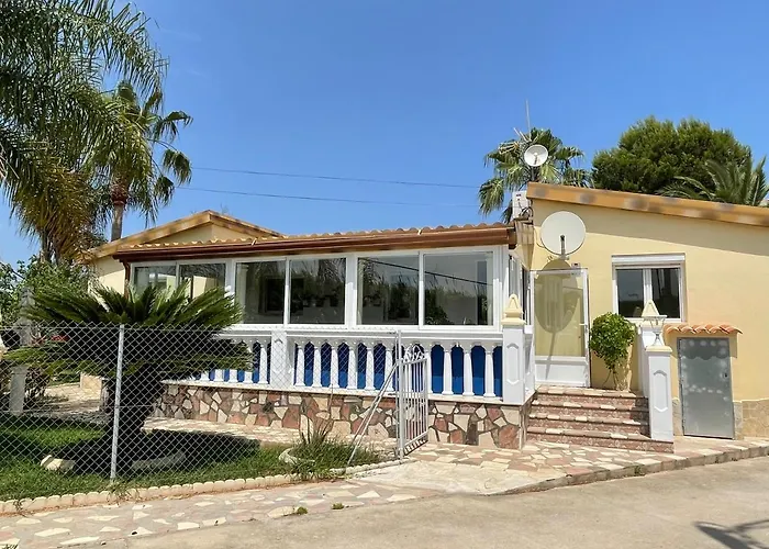 Casa A Dos Minutos Caminando Del Mar Holiday home Denia